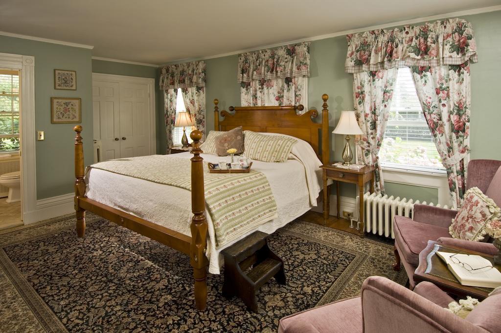 Captain'S House Inn Chatham Room photo