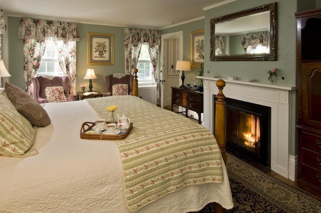 Captain'S House Inn Chatham Room photo