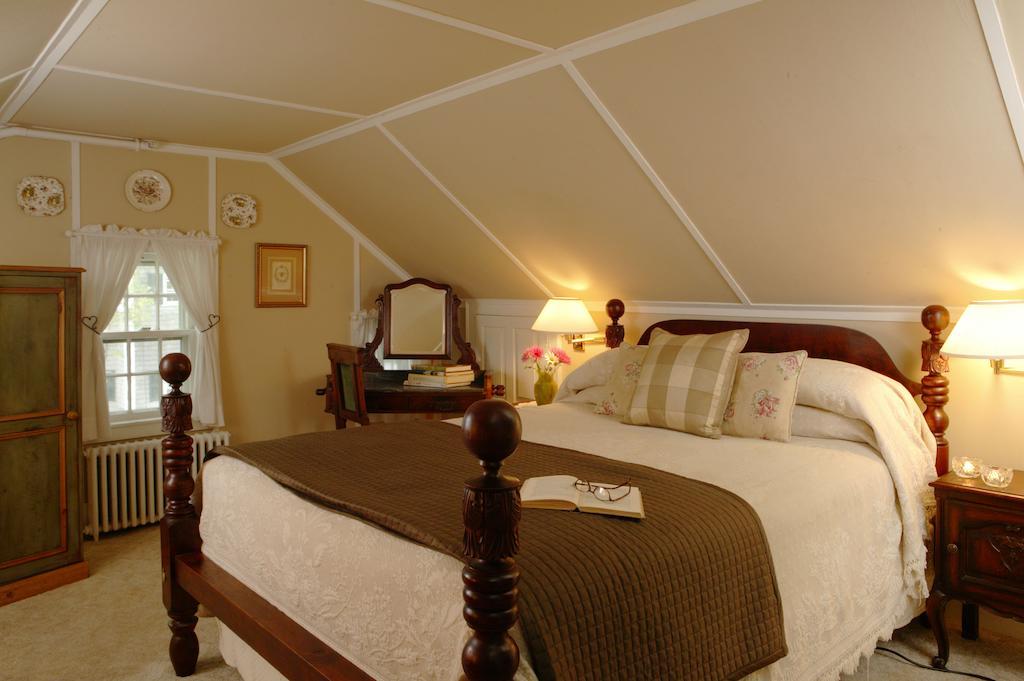 Captain'S House Inn Chatham Room photo